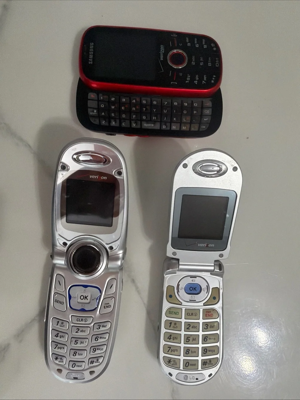 Samsung Red and Black Verizon Basic Phone - Classic Candybar